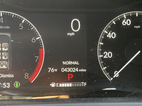 Used 2025 Honda Pilot TrailSport image 8