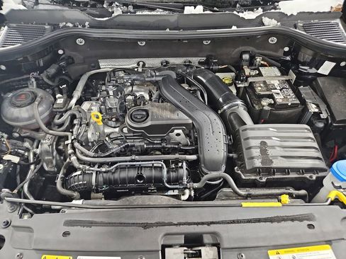 Certified 2024 Volkswagen Taos SE image 24