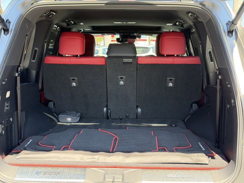 Used 2024 Lexus LX 600 F Sport image 10