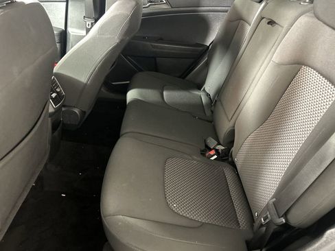 Used 2025 Kia Sportage LX FWD image 24