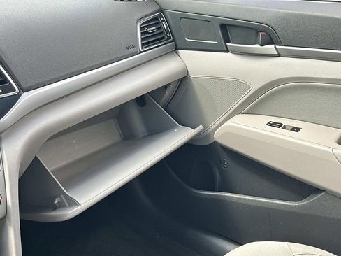 Used 2018 Hyundai Elantra SEL FWD image 32
