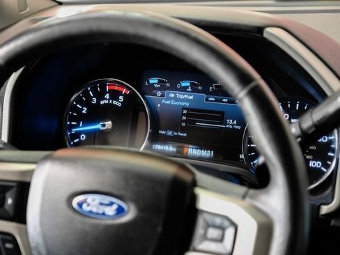 Used 2017 Ford F250 Lariat w/ Lariat Value Package AWD/4WD image 19