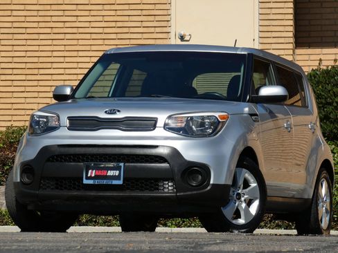 Used 2018 Kia Soul image 2