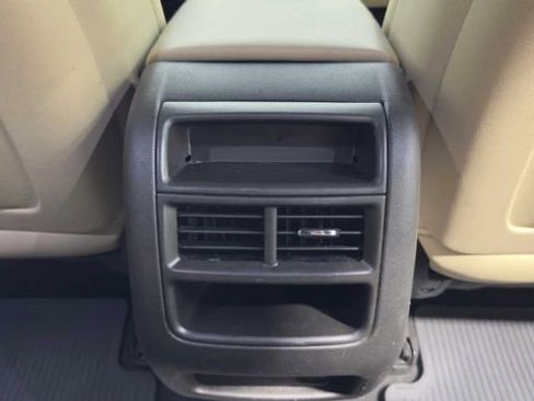 Used 2019 Cadillac XT5 Base image 16