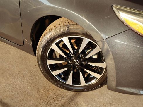 Used 2018 Nissan Altima 2.5 SV image 3