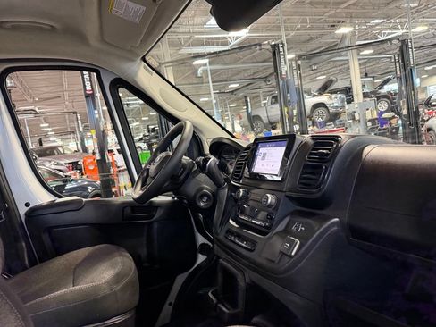 Used 2024 RAM ProMaster 2500 w/ Convenience Group FWD image 25