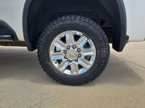 Used 2024 Chevrolet Silverado 2500 High Country w/ High Country Premium Package AWD/4WD image 33