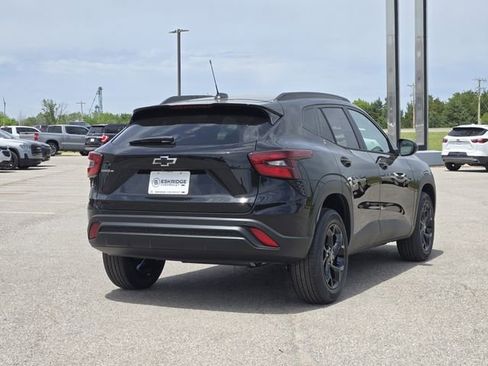 New 2026 Chevrolet Trax LT FWD image 4