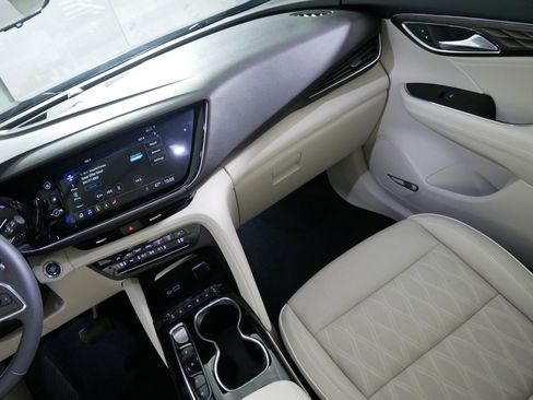 Used 2023 Buick Envision Avenir image 11