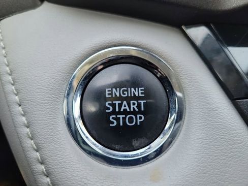 Used 2017 Toyota RAV4 Limited w/ Protection Package image 33