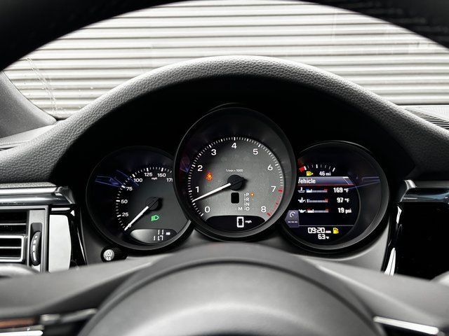 Certified 2026 Porsche Macan S AWD/4WD image 18