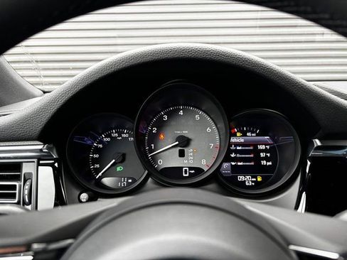 New 2026 Porsche Macan S image 18