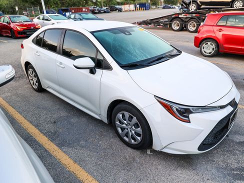 Used 2022 Toyota Corolla LE FWD image 6