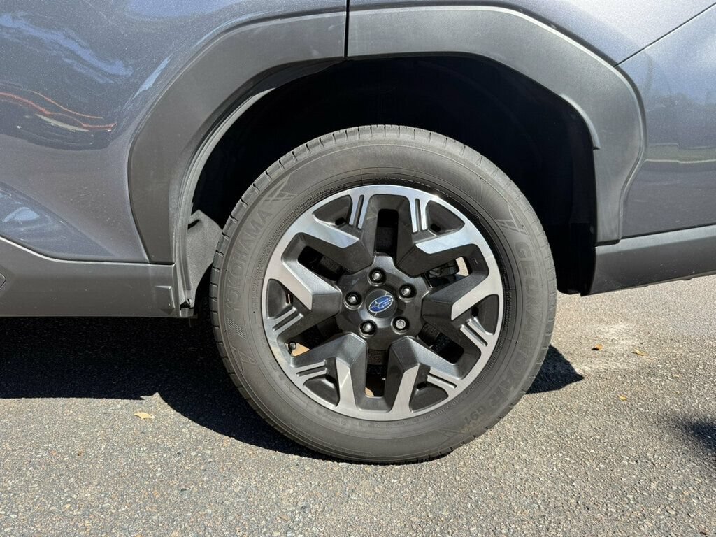 Used 2025 Subaru Forester AWD/4WD image 10