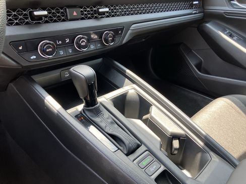 Certified 2025 Honda Accord SE image 27