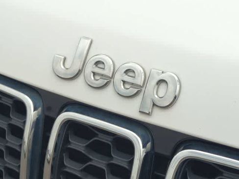 Certified 2021 Jeep Grand Cherokee Limited AWD/4WD image 12