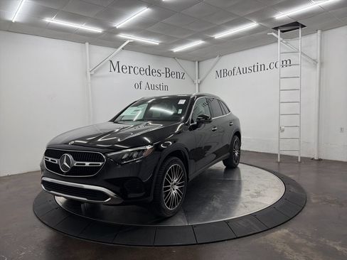 Used 2026 Mercedes-Benz GLC 300 image 3