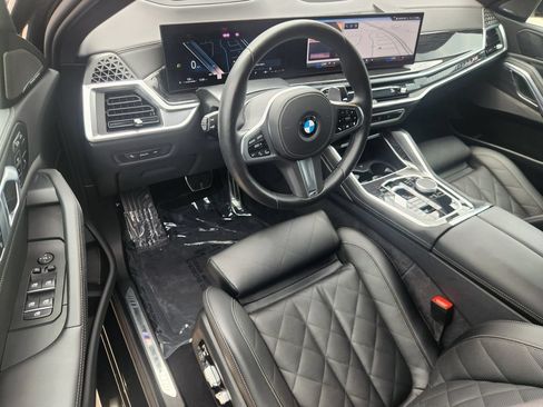 Used 2026 BMW X6 xDrive40i AWD/4WD image 16
