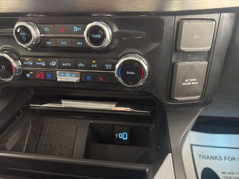 Certified 2025 Ford F450 Lariat w/ Chrome Package image 17