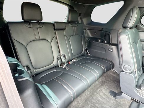 Used 2024 Honda Pilot TrailSport image 27