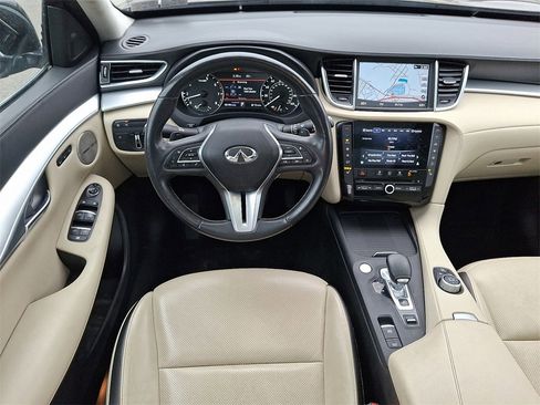 Used 2019 INFINITI QX50 Essential w/ Premium Heat Package image 11