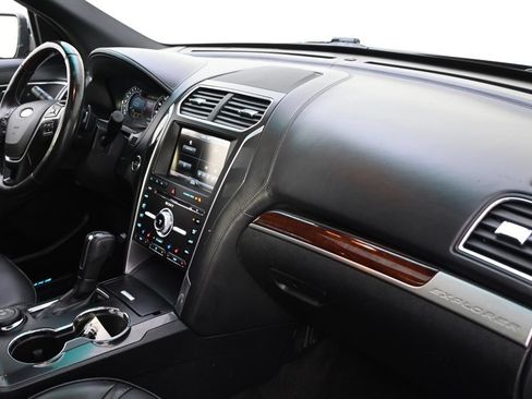 Used 2016 Ford Explorer Platinum AWD/4WD image 14
