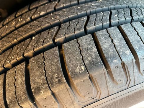 Used 2014 Ford Explorer XLT w/ Equipment Group 201A image 32