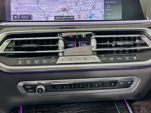 Used 2019 BMW X7 xDrive50i w/ M Sport Package image 18