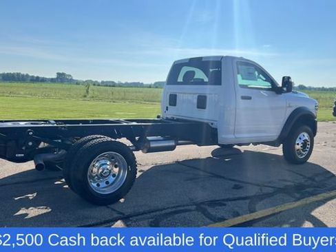 New 2026 RAM 5500 Tradesman w/ Chrome Appearance Group AWD/4WD image 10