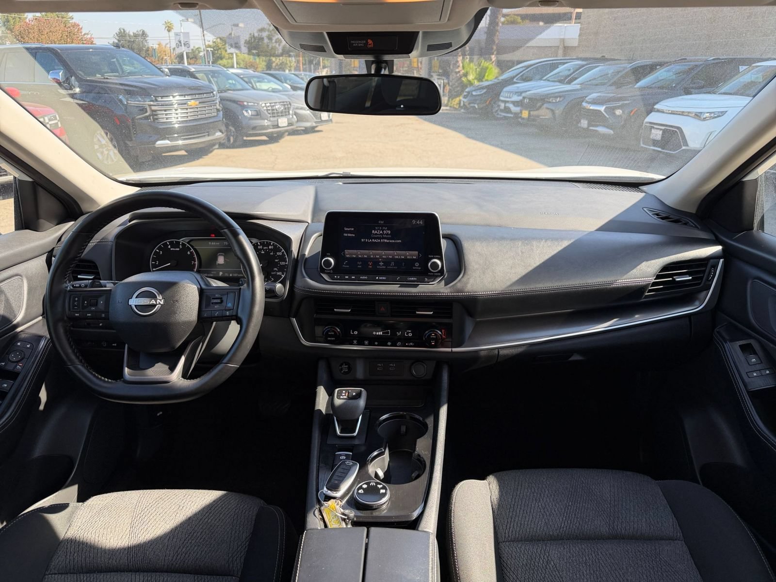 Used 2025 Nissan Rogue SV AWD/4WD image 34