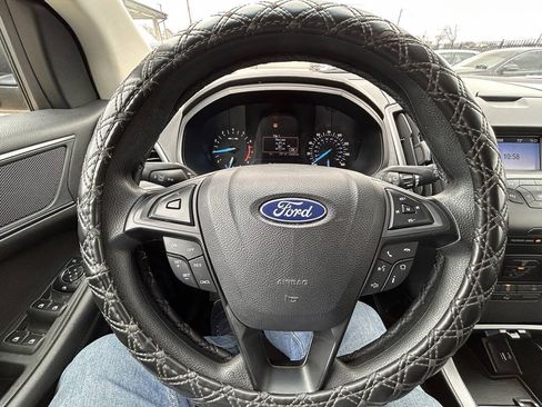 Used 2019 Ford Edge SE FWD image 12