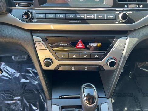Used 2018 Hyundai Elantra SEL FWD image 17