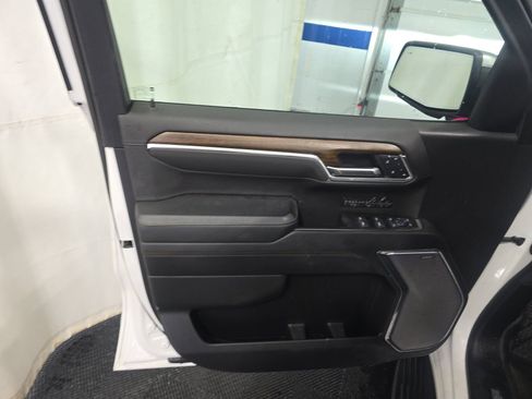 Used 2024 Chevrolet Silverado 1500 High Country w/ High Country Premium Package image 11