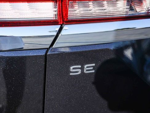 New 2026 Volkswagen Atlas SE image 10