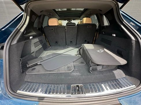 Certified 2025 Porsche Cayenne E-Hybrid AWD/4WD image 42