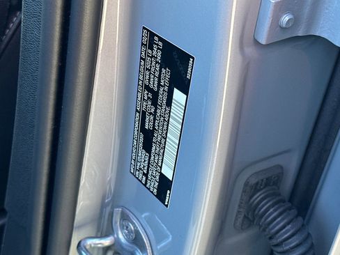 Used 2025 Volvo XC40 B5 Ultra w/ Climate Package image 20