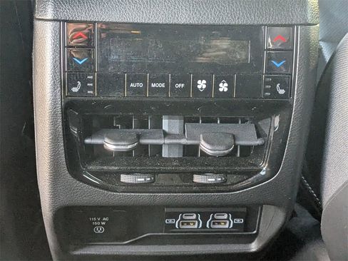 Used 2022 Jeep Grand Cherokee Overland w/ Luxury Tech Group IV image 33