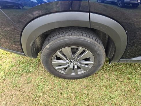 Used 2025 Nissan Pathfinder SV AWD/4WD image 8