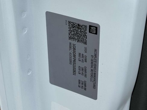 New 2025 Chevrolet Express 3500 w/ Power Convenience Package image 17