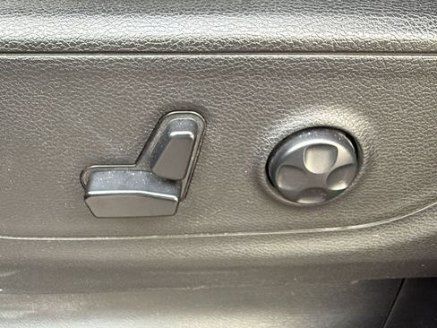 Used 2019 RAM 1500 Big Horn AWD/4WD image 17