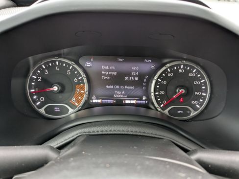 Used 2021 Jeep Renegade Latitude w/ Convenience Group AWD/4WD image 11