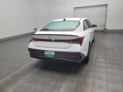 Used 2025 Hyundai Elantra Sport FWD image 9