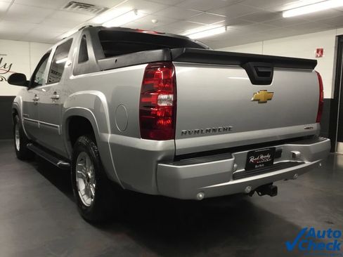Used 2012 Chevrolet Avalanche LT w/ Suspension Package, Off-Road image 8