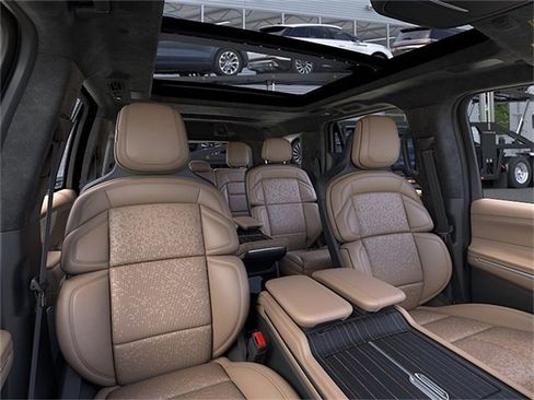 New 2026 Lincoln Navigator Black Label AWD/4WD image 10