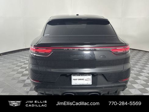 Used 2022 Porsche Cayenne Turbo S image 7