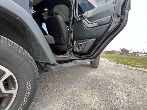 Used 2017 Jeep Wrangler Unlimited Sport w/ Quick Order Package 24S AWD/4WD image 23
