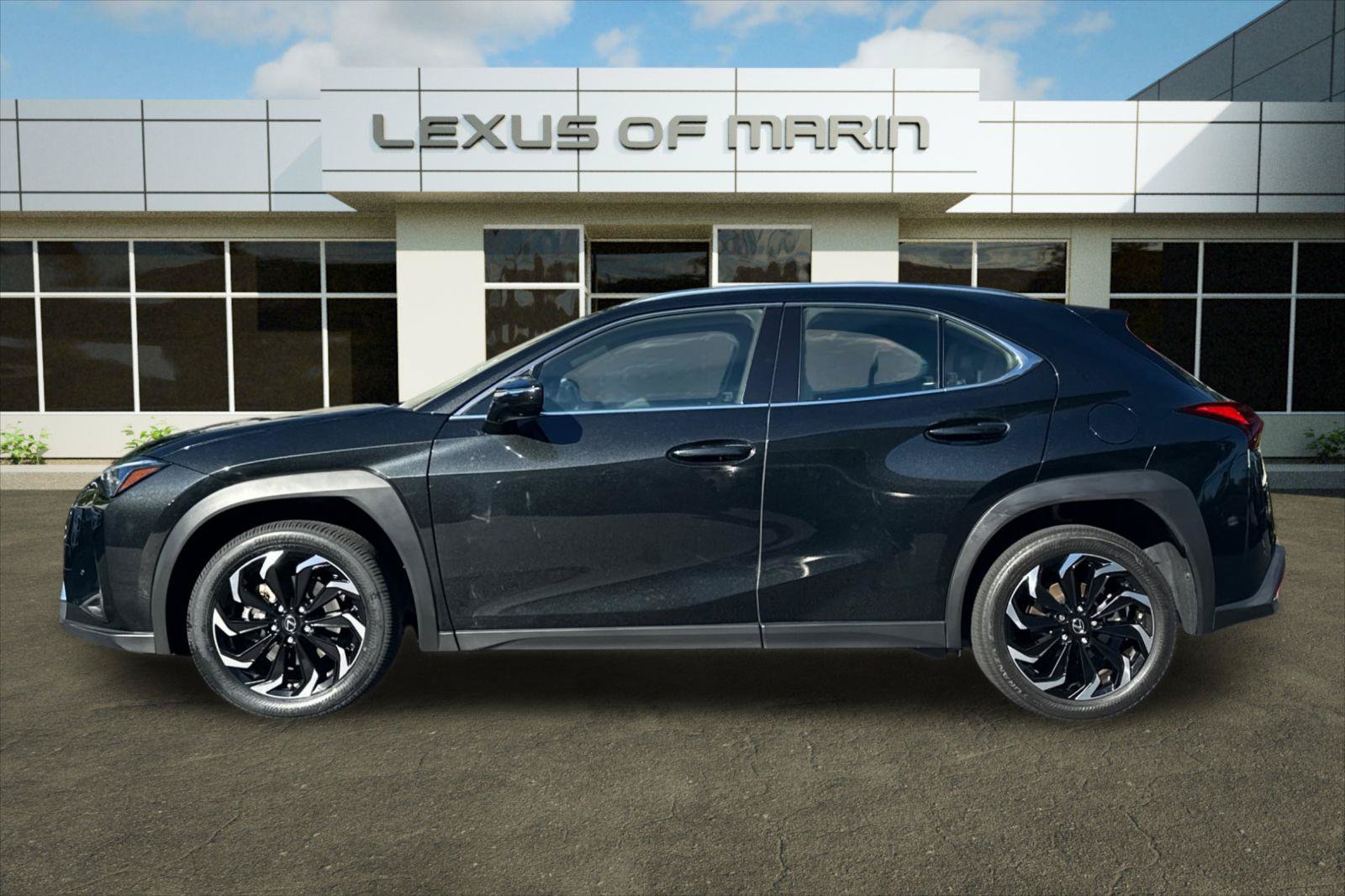 Used 2024 Lexus UX 250h FWD image 2