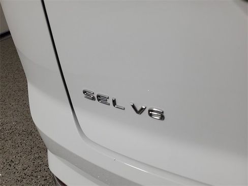 Used 2022 Volkswagen Atlas Cross Sport SEL R-Line image 5