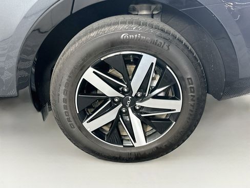Used 2022 Kia Sorento S FWD image 11
