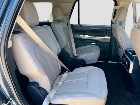 Used 2023 Ford Expedition Limited AWD/4WD image 30